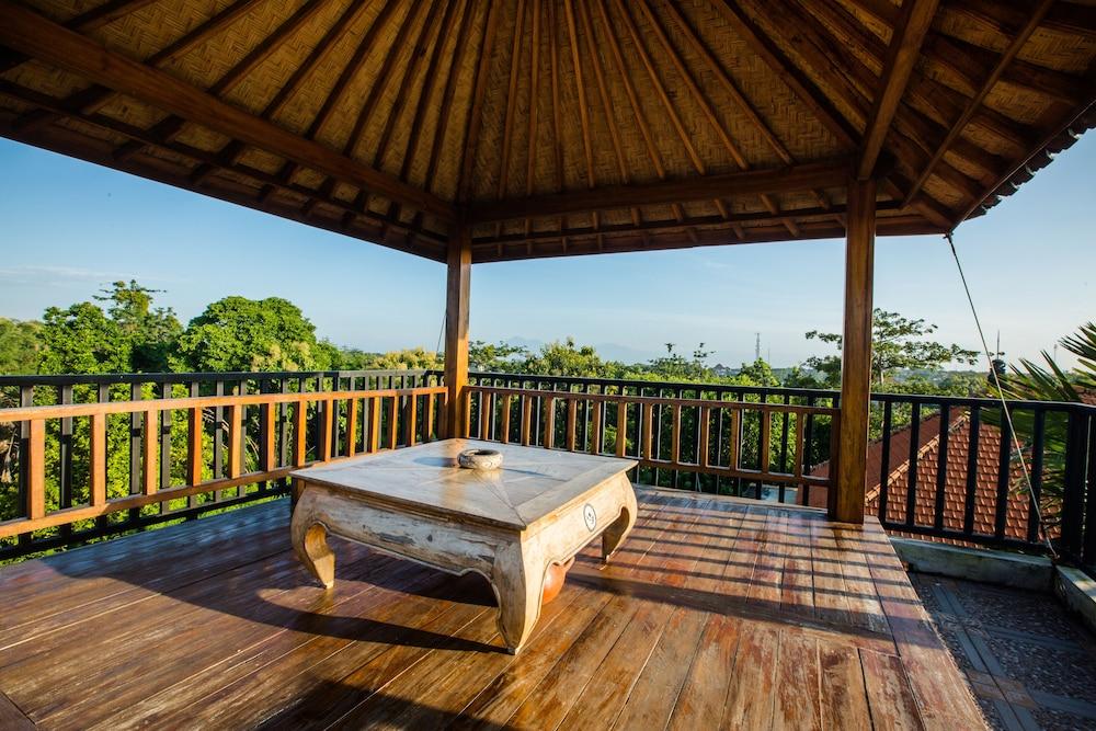 U Tube Hotel Uluwatu Екстериор снимка